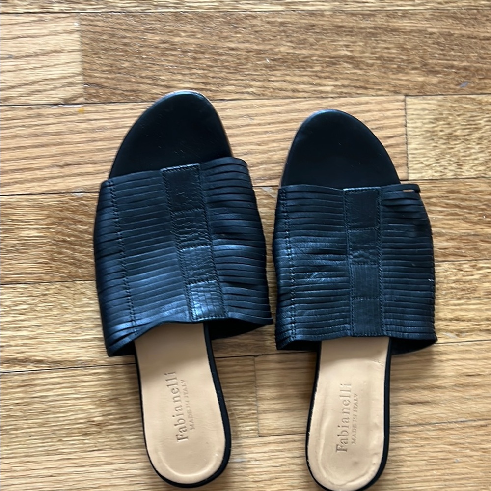 FABIANELLI made in Italy Black Textured Mules with Open-Toe Design